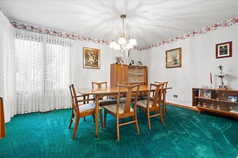 Tiny photo for 703 Newcastle Lane, Prospect Heights, IL 60070 (MLS # 12501709)