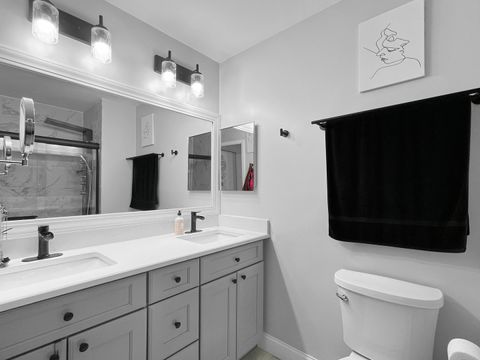 Tiny photo for 323 W Golf Road, Libertyville, IL 60048 (MLS # 12512952)