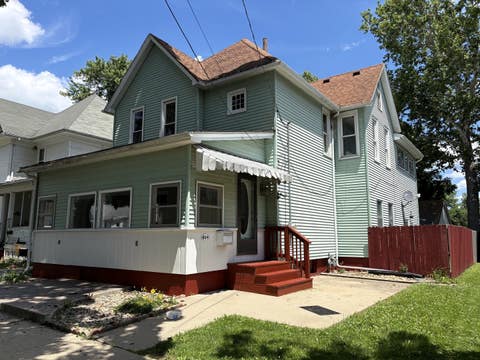 Photo of 804 N Jackson Street, Clinton, IL 61727 (MLS # 12704539)