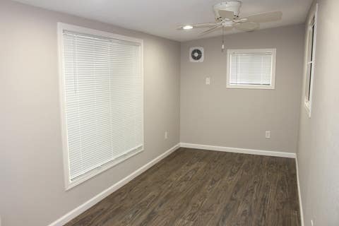 Tiny photo for 804 N Jackson Street, Clinton, IL 61727 (MLS # 12704539)