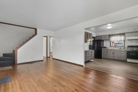 Tiny photo for 11013 Menard Avenue, Chicago Ridge, IL 60415 (MLS # 12482885)