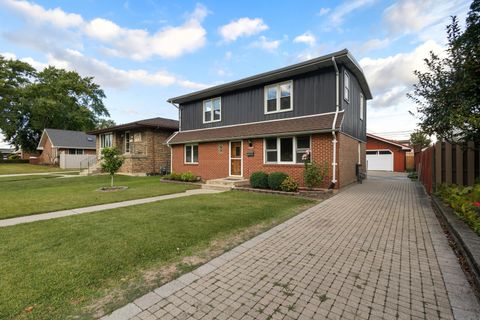 Tiny photo for 11013 Menard Avenue, Chicago Ridge, IL 60415 (MLS # 12482885)