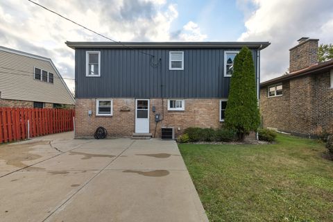 Tiny photo for 11013 Menard Avenue, Chicago Ridge, IL 60415 (MLS # 12482885)