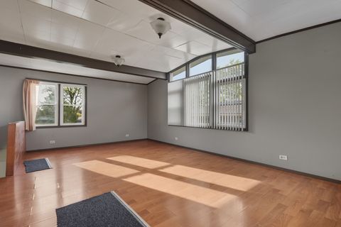 Tiny photo for 11013 Menard Avenue, Chicago Ridge, IL 60415 (MLS # 12482885)