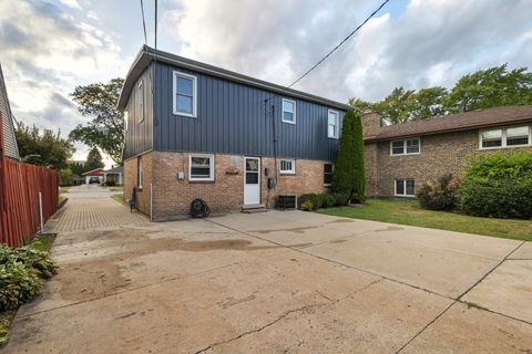 Tiny photo for 11013 Menard Avenue, Chicago Ridge, IL 60415 (MLS # 12482885)