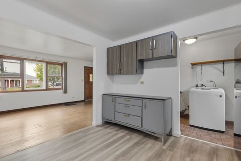 Tiny photo for 11013 Menard Avenue, Chicago Ridge, IL 60415 (MLS # 12482885)