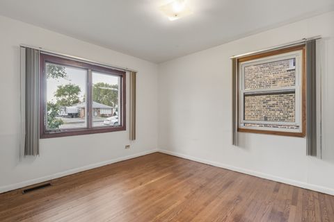 Tiny photo for 11013 Menard Avenue, Chicago Ridge, IL 60415 (MLS # 12482885)