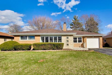 Photo of 915 S Na Wa Ta Avenue, Mount Prospect, IL 60056 (MLS # 12615715)
