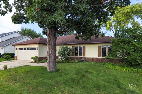 Tiny photo for 1505 Ranchview Drive, Naperville, IL 60565 (MLS # 12473755)