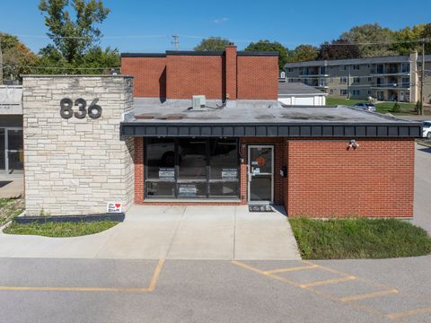 836 S Northwest Highway 01012110310000 Barrington IL 60010