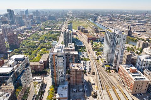 Tiny photo for 124 W Polk Street #905, Chicago, IL 60605 (MLS # 12471512)