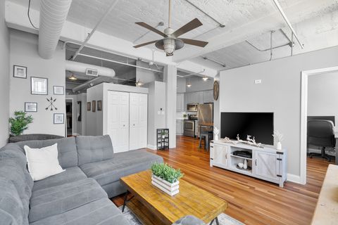 Tiny photo for 124 W Polk Street #905, Chicago, IL 60605 (MLS # 12471512)