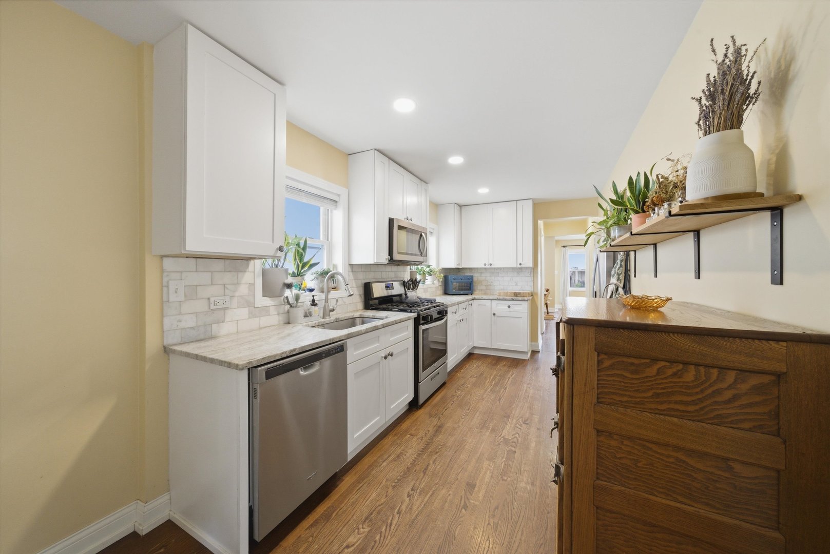 4311 W Shakespeare Avenue