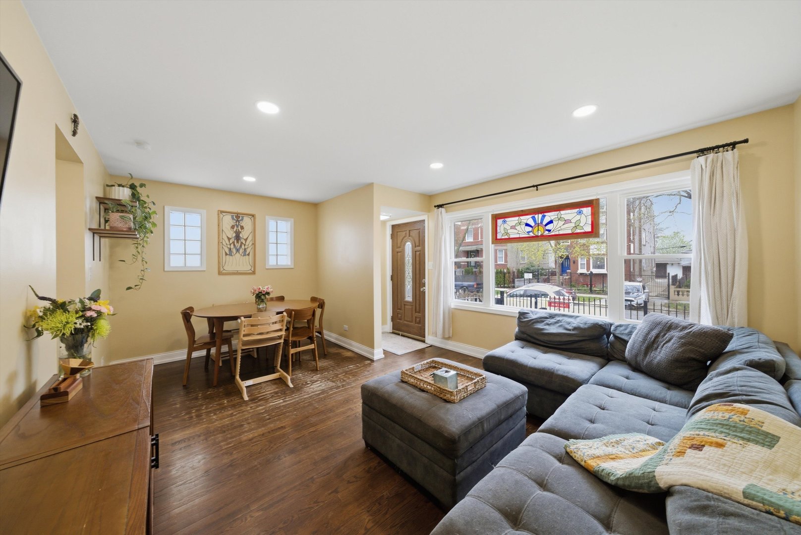 4311 W Shakespeare Avenue