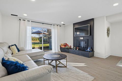 Tiny photo for 1131 Deerfield Place, Highland Park, IL 60035 (MLS # 12512462)