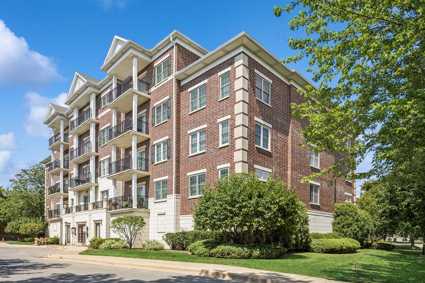 400 Mcdaniels Circle 303