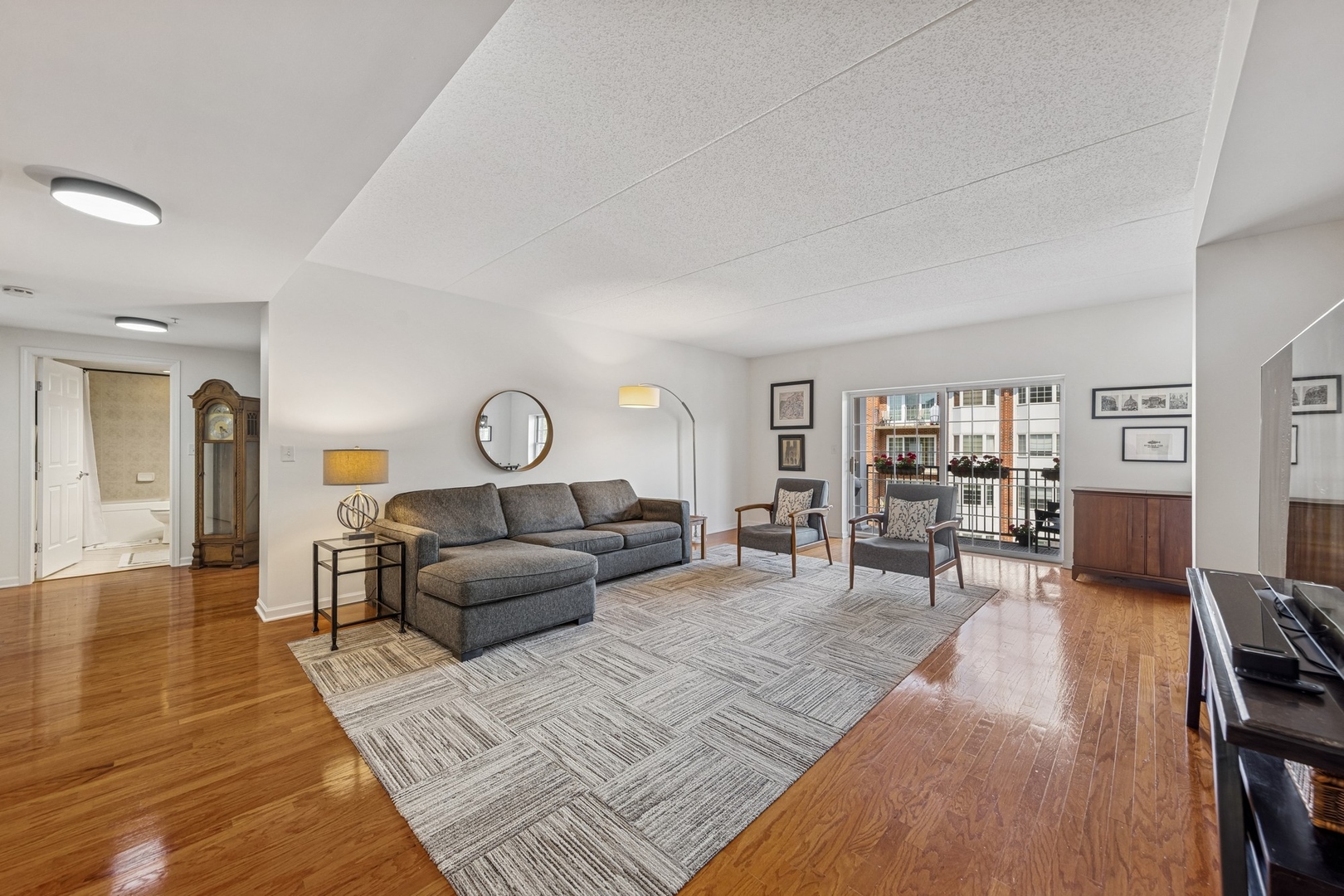 400 Mcdaniels Circle 303
