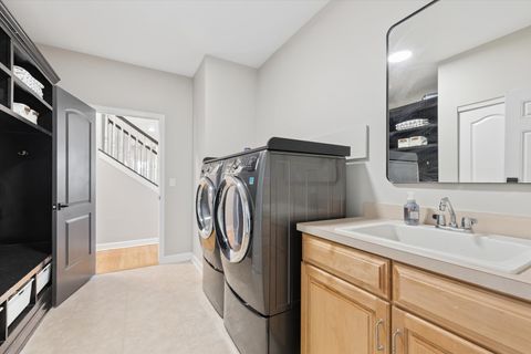 Tiny photo for 427 Newcastle Drive, Cary, IL 60013 (MLS # 12602531)