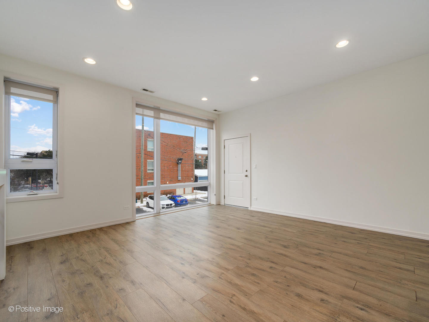 4111 N NARRAGANSETT Avenue 304