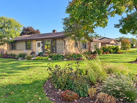 Photo of 5447 131st Street, Crestwood, IL 60418 (MLS # 12779045)