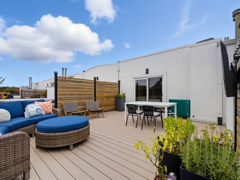 Tiny photo for 2516 W Bloomingdale Avenue #C, Chicago, IL 60647 (MLS # 12480188)