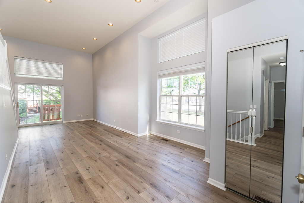 739 W Georgian Court