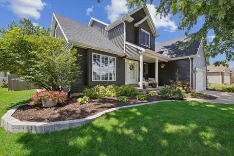 Tiny photo for 5138 Fillmore Court, Davenport, IA 52806 (MLS # 12686437)