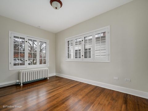 Tiny photo for 802 Clinton Place, Evanston, IL 60201 (MLS # 12583376)