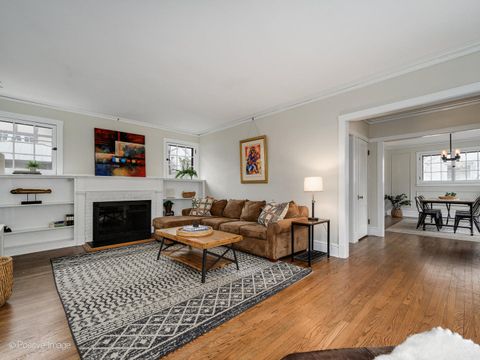 Tiny photo for 802 Clinton Place, Evanston, IL 60201 (MLS # 12583376)