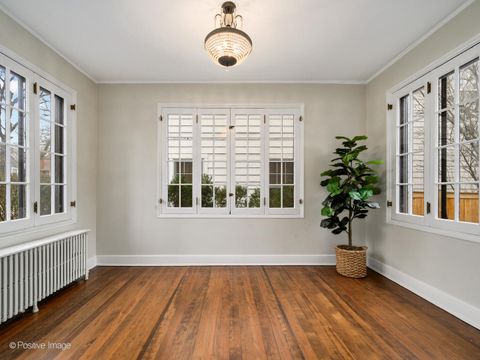 Tiny photo for 802 Clinton Place, Evanston, IL 60201 (MLS # 12583376)