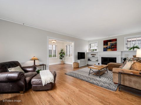 Tiny photo for 802 Clinton Place, Evanston, IL 60201 (MLS # 12583376)