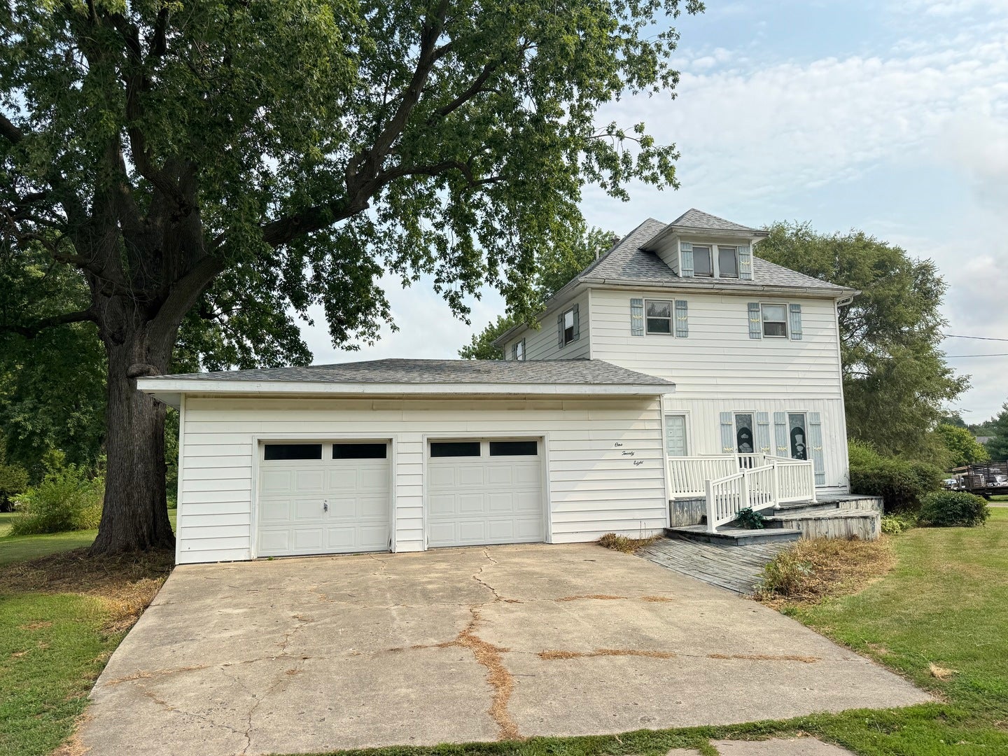 128 East North Railroad Street