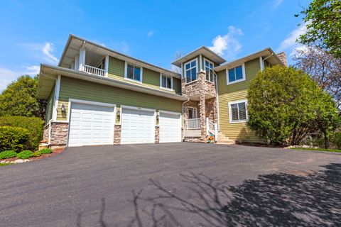 Photo of 980 Dakota Drive, Woodstock, IL 60098 (MLS # 12605762)
