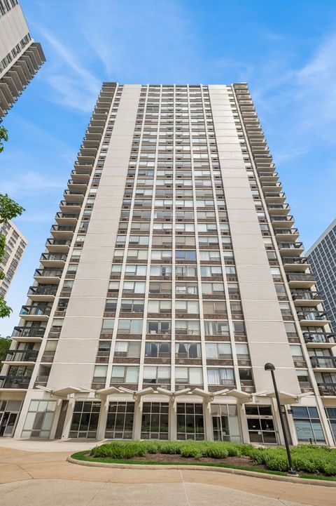 Tiny photo for 1455 N Sandburg Terrace #1105, Chicago, IL 60610 (MLS # 12611430)