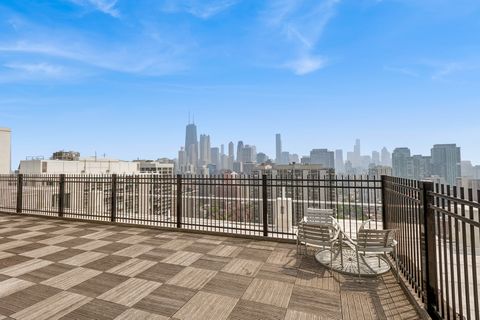 Tiny photo for 1455 N Sandburg Terrace #1105, Chicago, IL 60610 (MLS # 12611430)