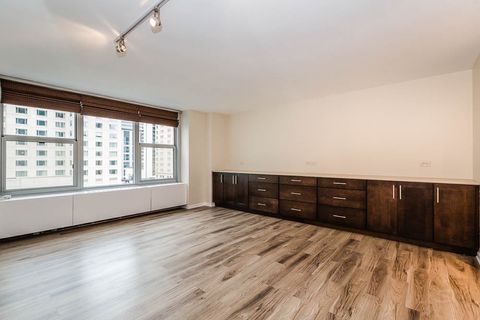 Tiny photo for 777 N MICHIGAN Avenue #1307, Chicago, IL 60611 (MLS # 12512130)
