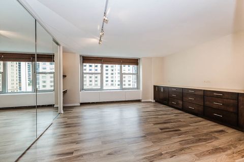Tiny photo for 777 N MICHIGAN Avenue #1307, Chicago, IL 60611 (MLS # 12512130)