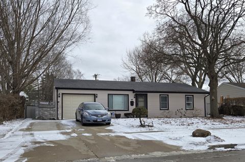 Photo of 725 RUSSET Lane, Streamwood, IL 60107 (MLS # 12538459)