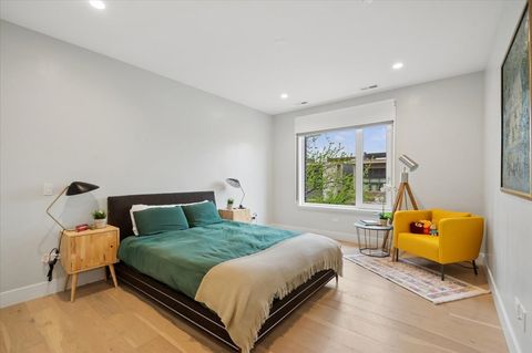 Tiny photo for 550 N Ogden Avenue #4N, Chicago, IL 60642 (MLS # 12620752)