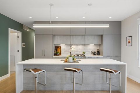 Tiny photo for 550 N Ogden Avenue #4N, Chicago, IL 60642 (MLS # 12620752)