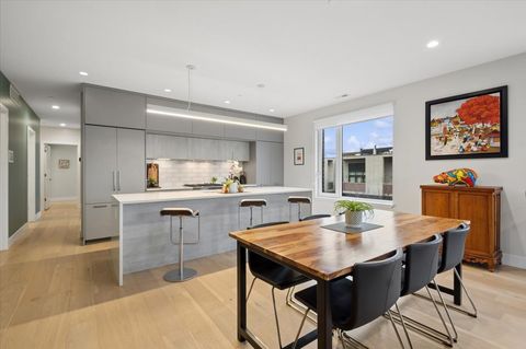 Tiny photo for 550 N Ogden Avenue #4N, Chicago, IL 60642 (MLS # 12620752)