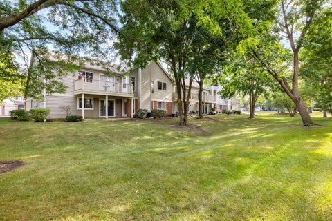 Tiny photo for 1602 BRITTANY Court #D1, Wheeling, IL 60090 (MLS # 12758142)