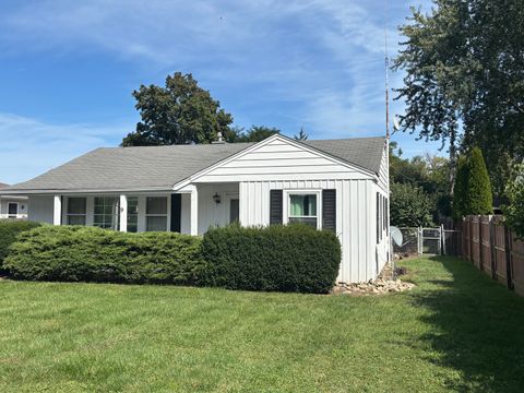Photo of 9 S Midland Avenue S, Mundelein, IL 60060 (MLS # 12467727)