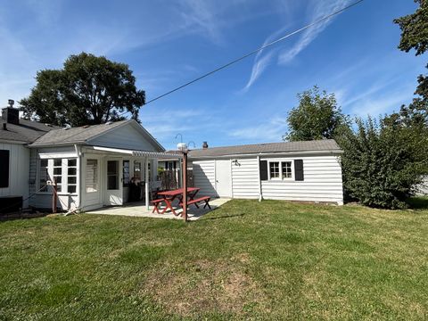 Tiny photo for 9 S Midland Avenue S, Mundelein, IL 60060 (MLS # 12467727)