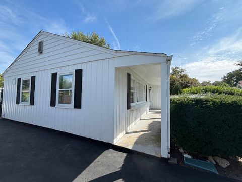 Tiny photo for 9 S Midland Avenue S, Mundelein, IL 60060 (MLS # 12467727)