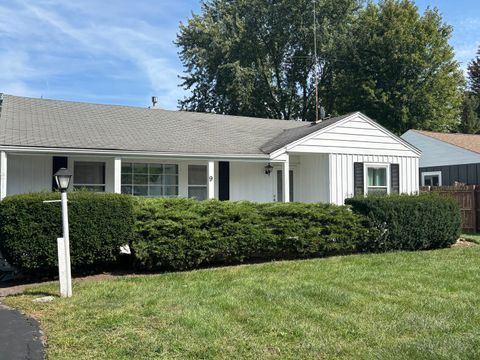 Tiny photo for 9 S Midland Avenue S, Mundelein, IL 60060 (MLS # 12467727)