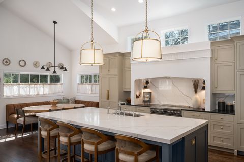 Tiny photo for 6529 N Ponchartrain Boulevard, Chicago, IL 60646 (MLS # 12572212)