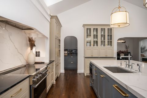 Tiny photo for 6529 N Ponchartrain Boulevard, Chicago, IL 60646 (MLS # 12572212)