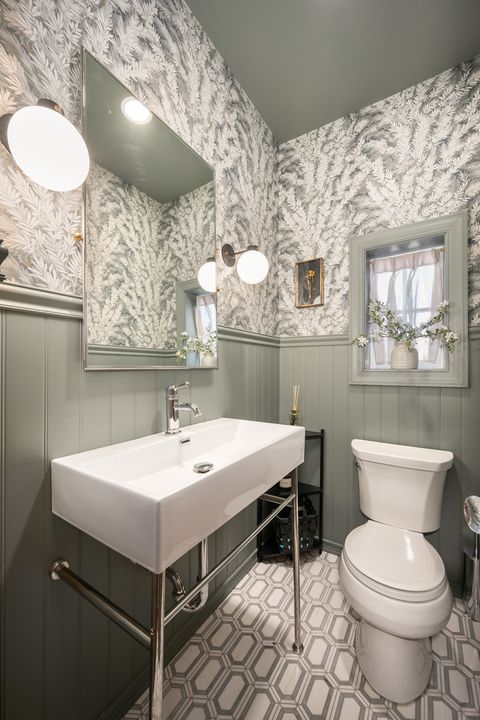 Tiny photo for 6529 N Ponchartrain Boulevard, Chicago, IL 60646 (MLS # 12572212)