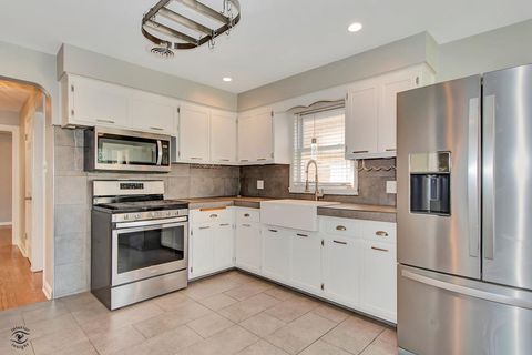 Tiny photo for 10348 S Rhodes Avenue, Chicago, IL 60628 (MLS # 12448418)